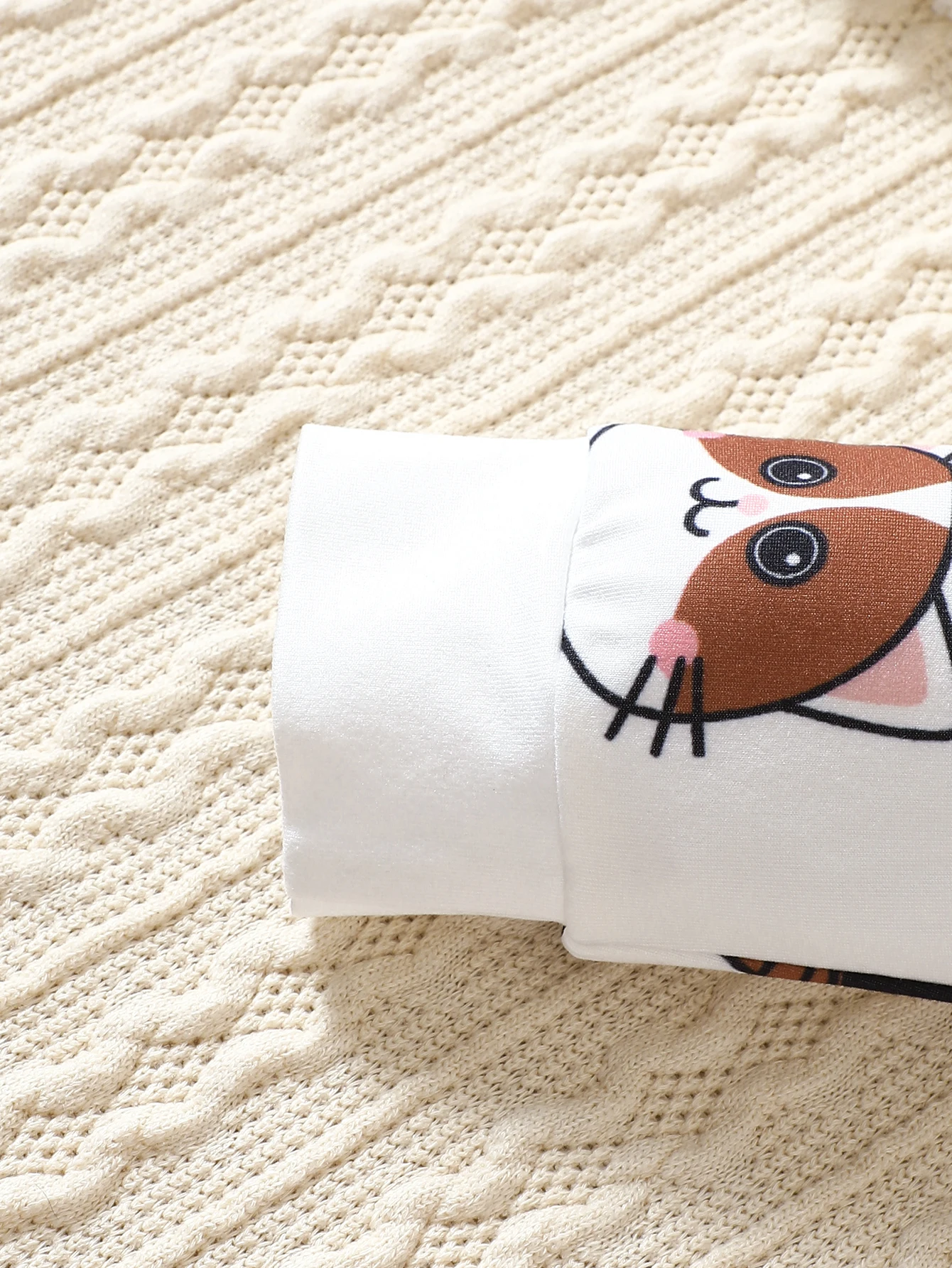 Spring-And-Autumn-Girls-And-Boys-Set-Round-Neck-Long-Sleeve-Kitten-Pattern-Top-Solid-Color-3